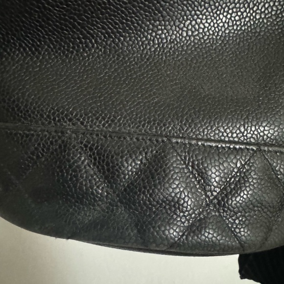 Chanel bucket bag with gold chain strap - Picture 9 of 15